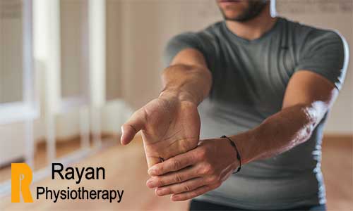 کشش مچ دست به سمت پایین - درمان آرتروز مچ دست با فیزیوتراپی
